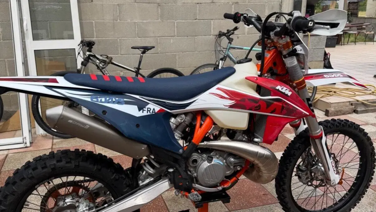 KTM 250 EXC-F Six Days (2023)  (3)