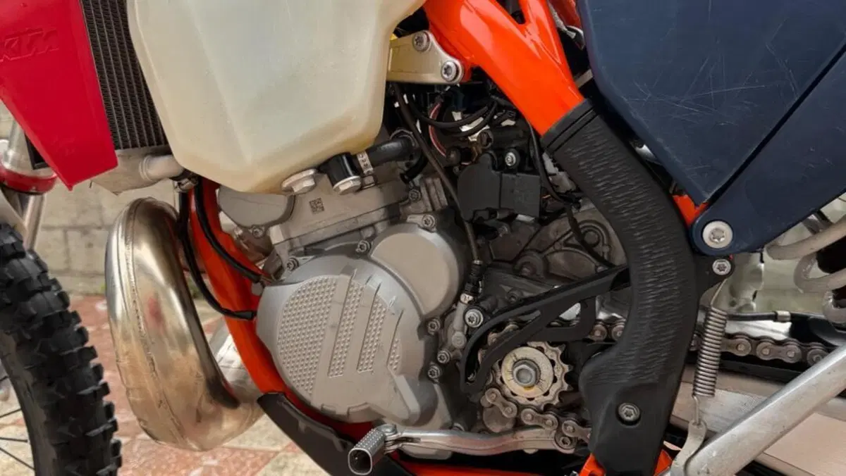 KTM 250 EXC-F Six Days (2023)  (4)