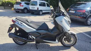 Yamaha X-Max 300 Tech Max+ (2025 - 26)  (5)