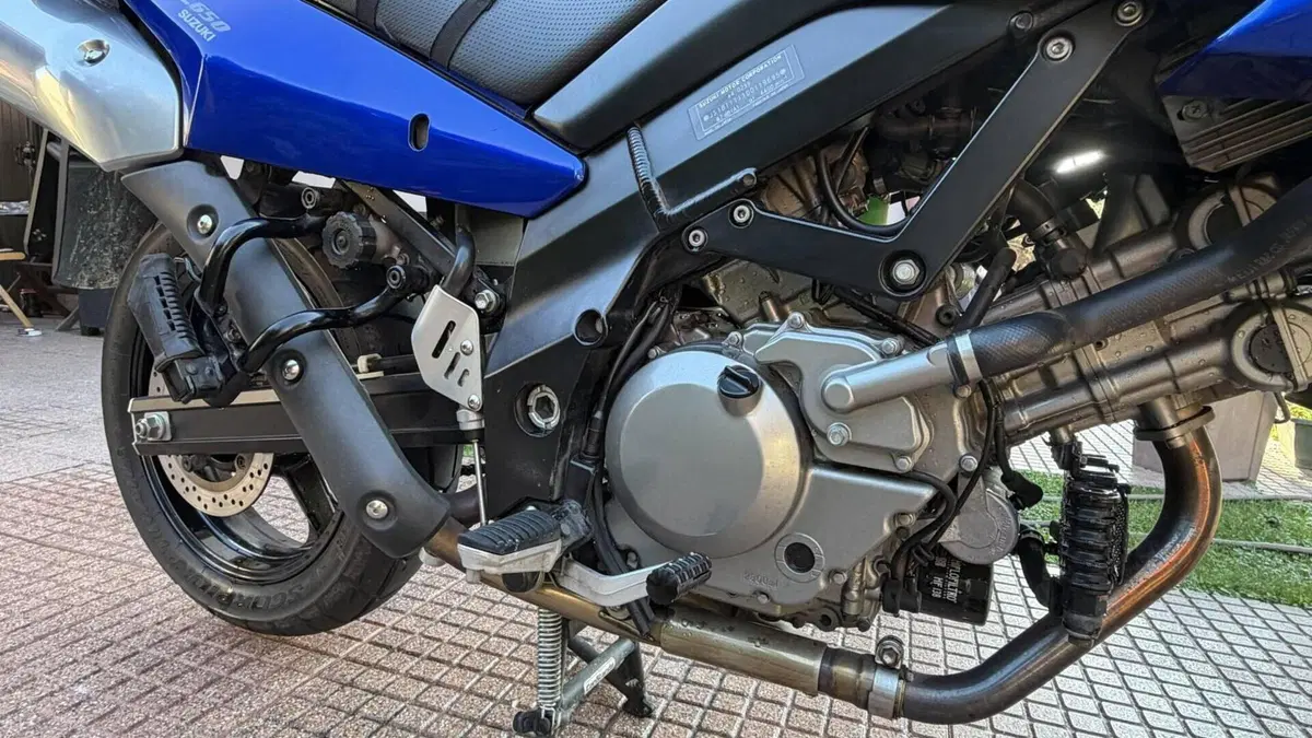 Suzuki V-Strom 650DL (2004 - 06)  (3)