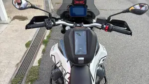 Moto Guzzi V85 TT (2024 - 26)  (15)