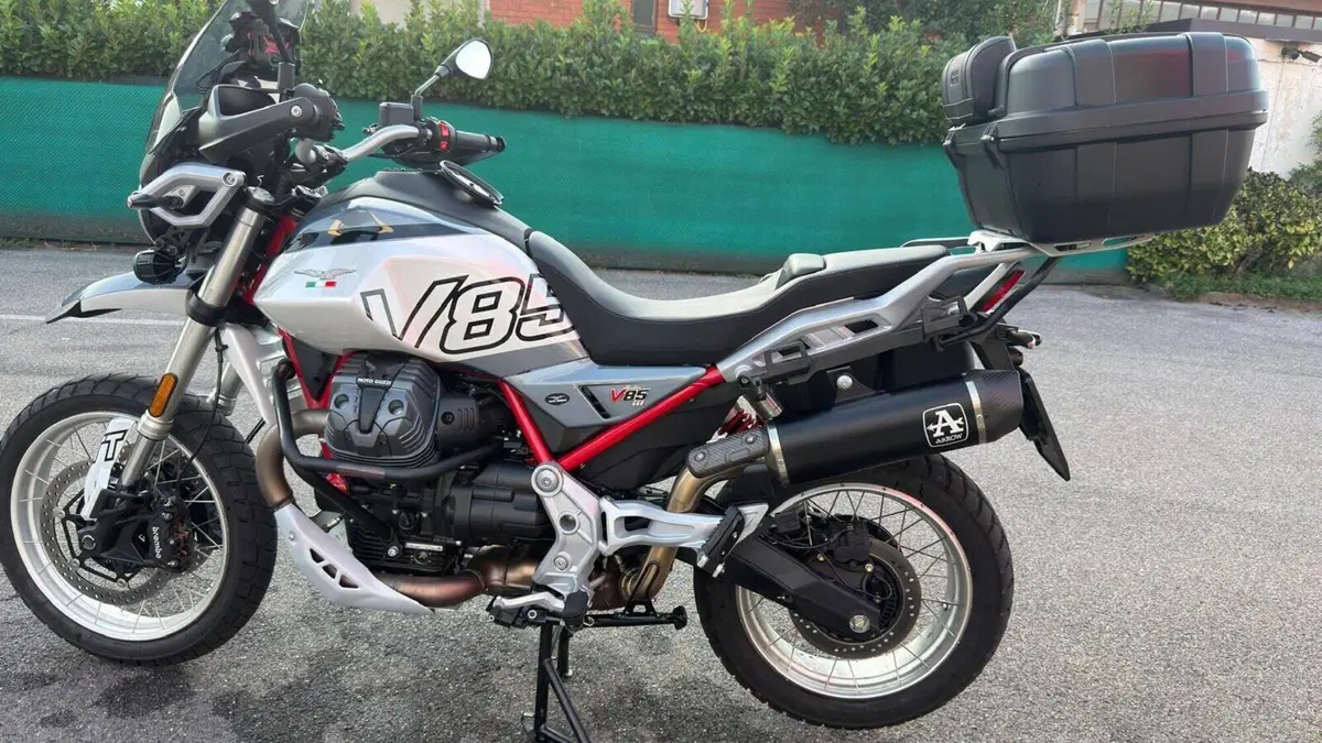 Moto Guzzi V85 TT (2024 - 26)  (9)