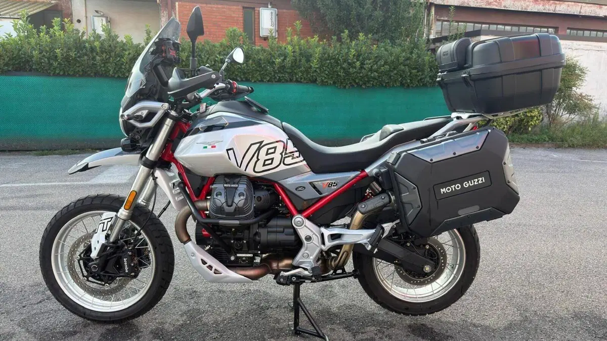 Moto Guzzi V85 TT (2024 - 26) 