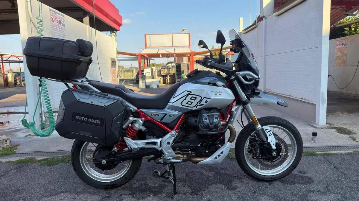 Moto Guzzi V85 TT (2024 - 26)  (7)