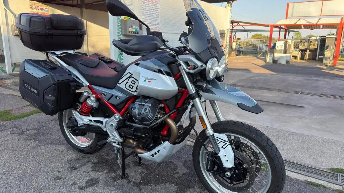 Moto Guzzi V85 TT (2024 - 26)  (3)
