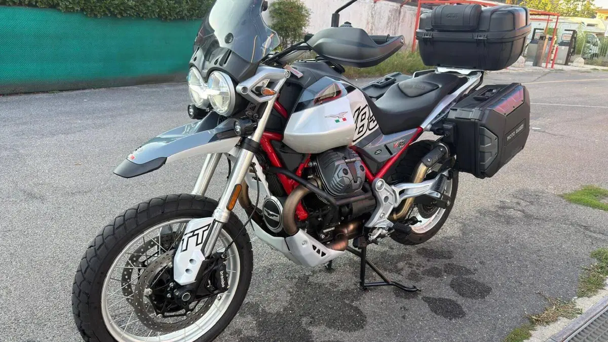 Moto Guzzi V85 TT (2024 - 26)  (13)