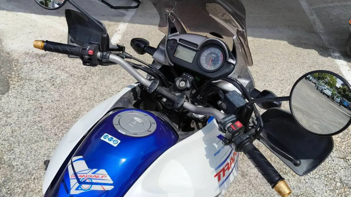 Honda Transalp XL 700 V ABS (2007 - 2013)  (11)