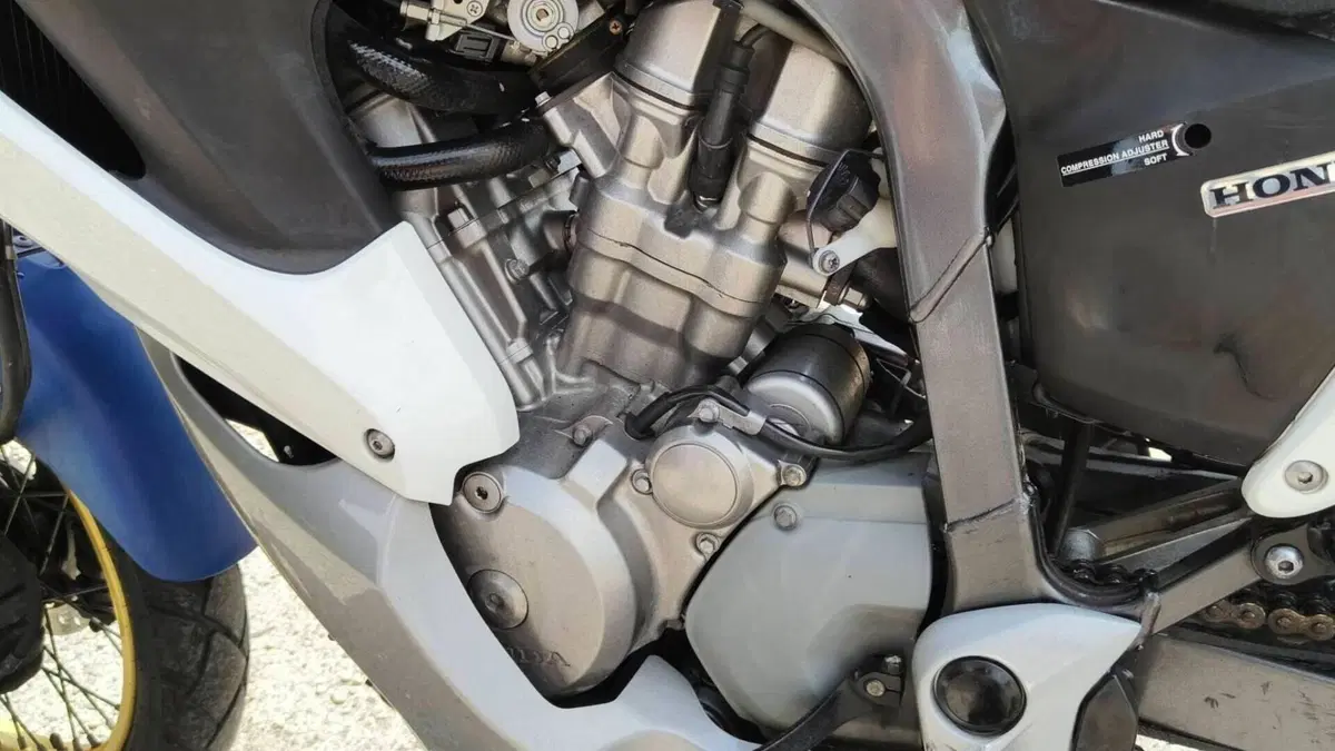 Honda Transalp XL 700 V ABS (2007 - 2013)  (8)