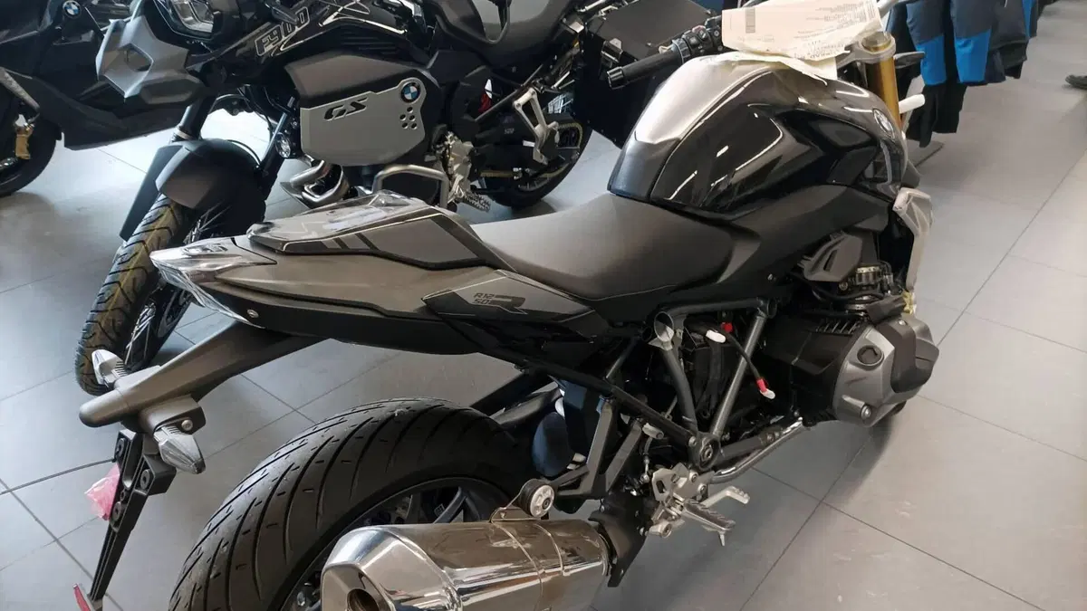 Bmw R 1250 R (2021 - 25)  (3)