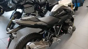 Bmw R 1250 R (2021 - 25)  (3)