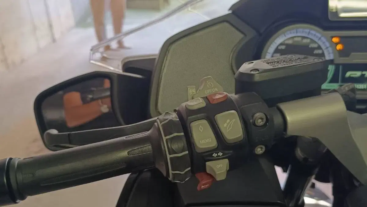 Bmw R 1200 RT (2017 - 18)  (4)