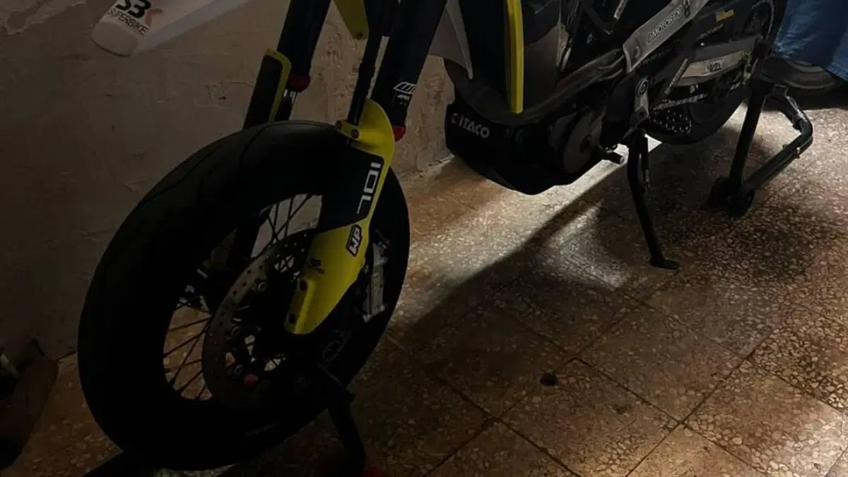 Husqvarna 701 Supermoto (2020) 