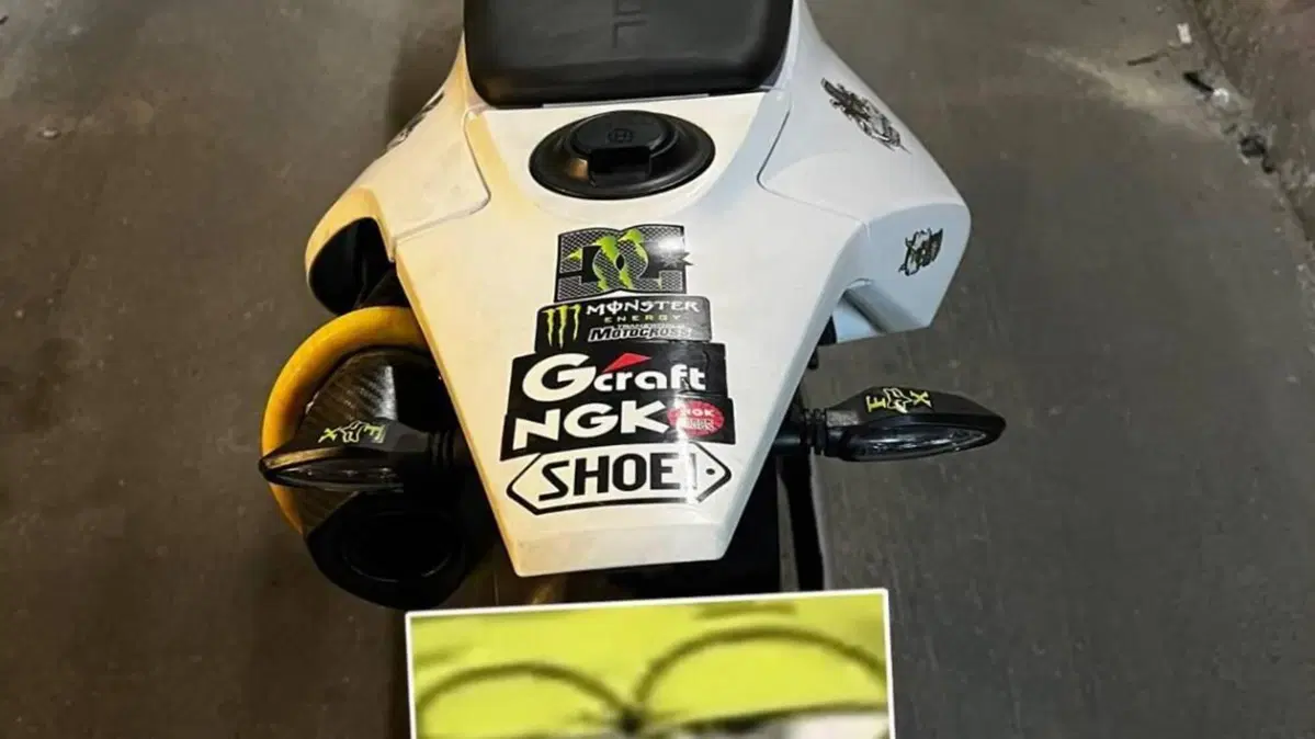Husqvarna 701 Supermoto (2020)  (4)