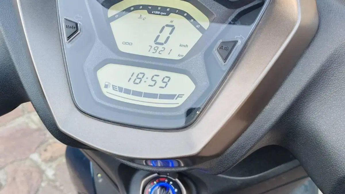 Kymco Agility 300i R16 ABS (2020)  (7)