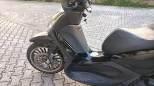 Piaggio Beverly 300 i.e. Police ABS-ASR (2017 - 20)  (6)