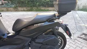 Piaggio Beverly 300 i.e. Police ABS-ASR (2017 - 20)  (8)