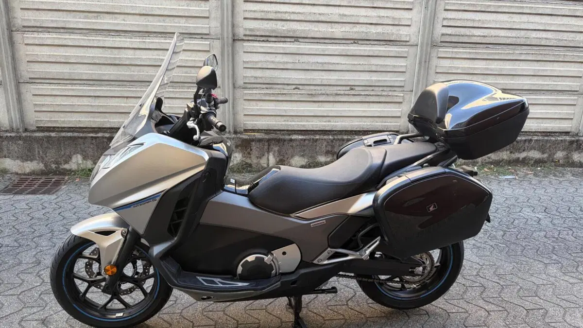 Honda Integra 750 DCT Sport (2017)  (8)