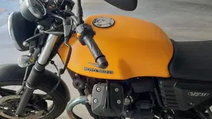 Moto Guzzi V7 II Stone (2015 - 17)  (3)
