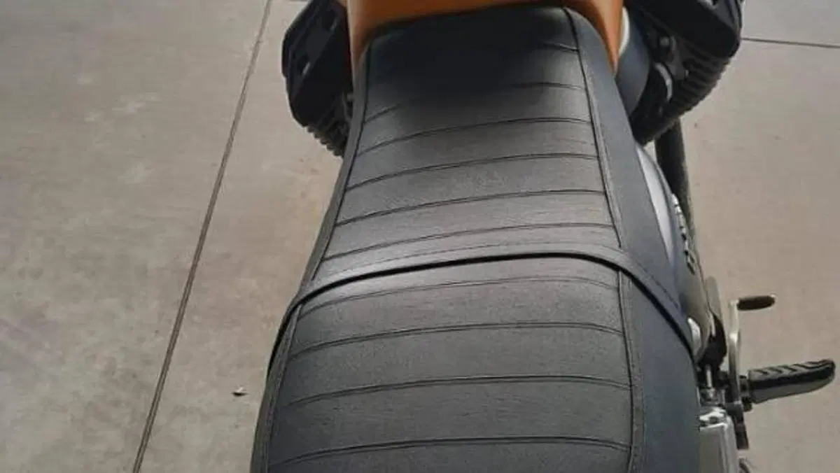 Moto Guzzi V7 II Stone (2015 - 17)  (5)