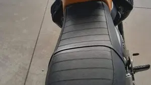 Moto Guzzi V7 II Stone (2015 - 17)  (5)