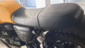 Moto Guzzi V7 II Stone (2015 - 17)  (6)