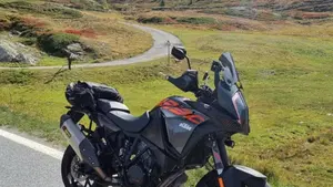 KTM 1290 Super Adventure S (2017 - 20)  (2)
