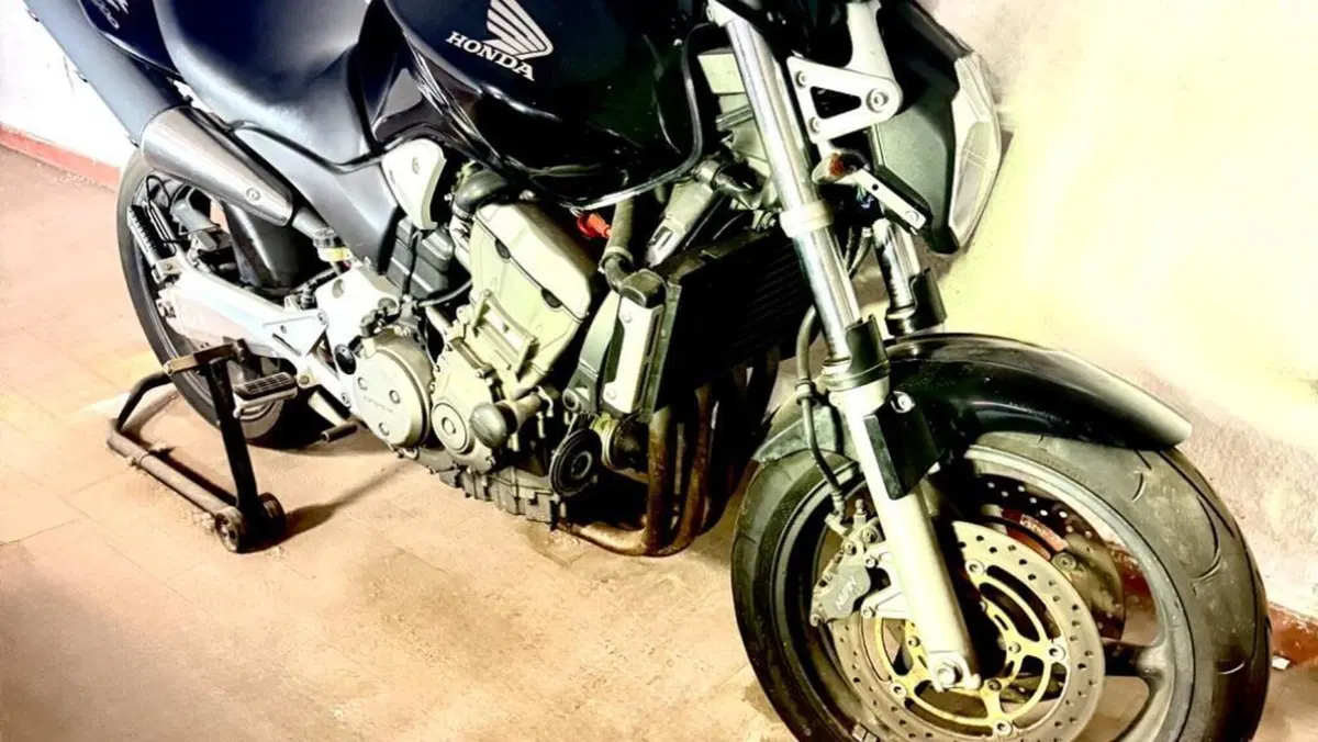 Honda Hornet 900 