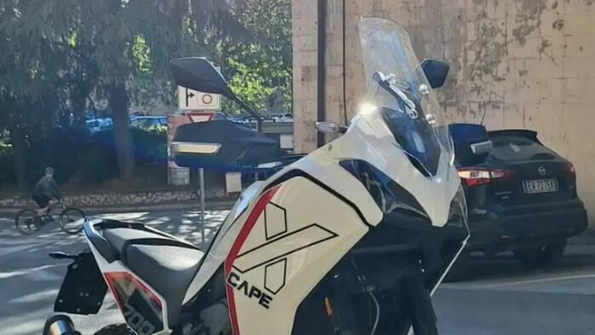 Moto Morini X-Cape 700 Gold Edition (2025 - 26)  (3)
