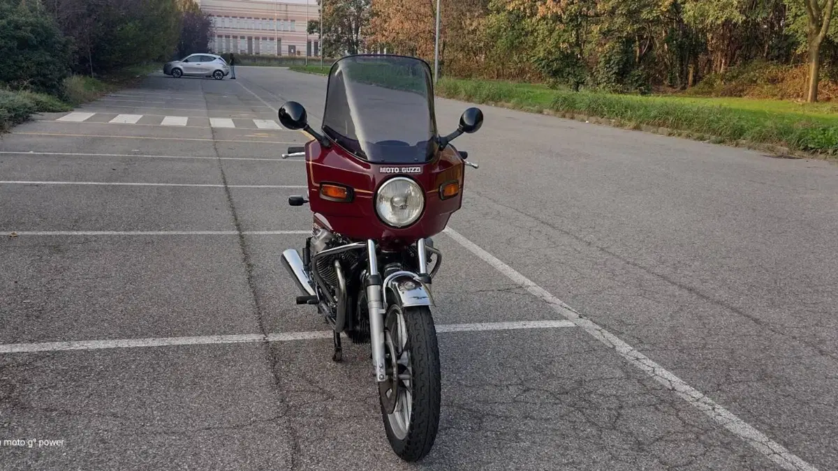 Moto Guzzi   (9)
