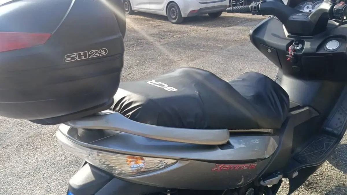 Kymco Xciting 300i  (2)