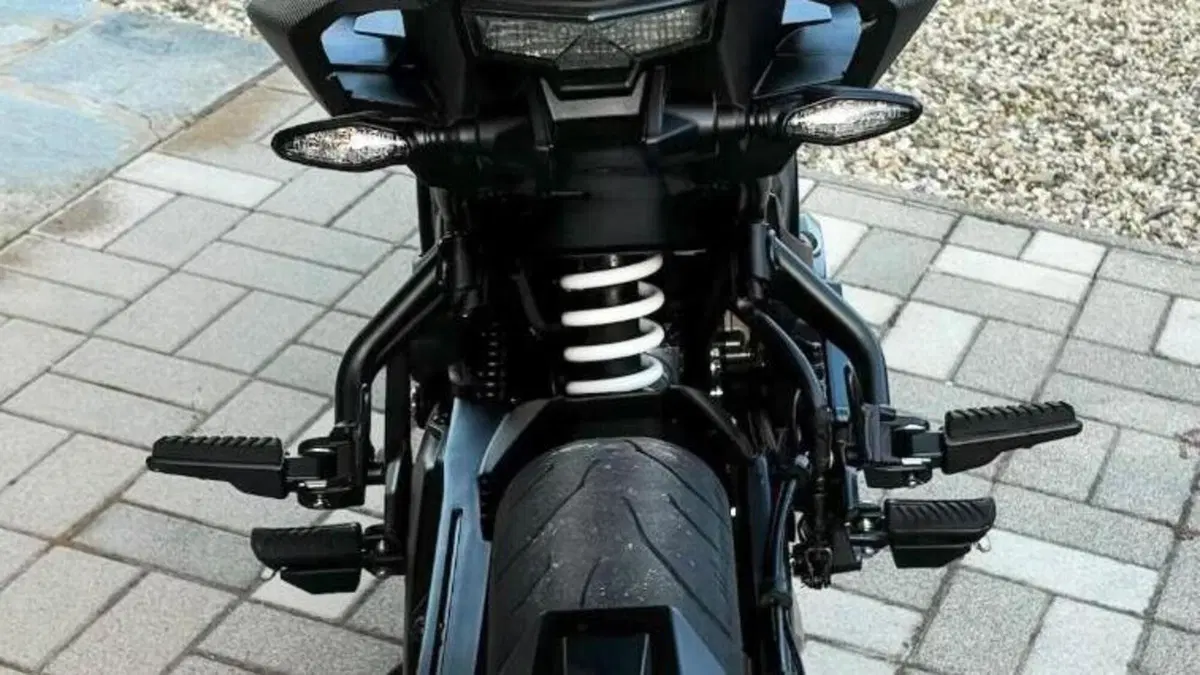 CFMOTO 300NK (2021 - 26)  (2)