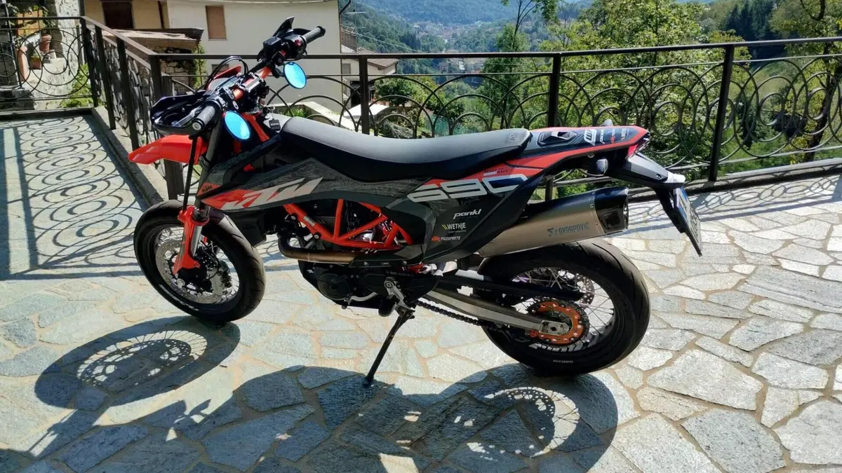 KTM 690 SMC R (2021 - 22)  (2)