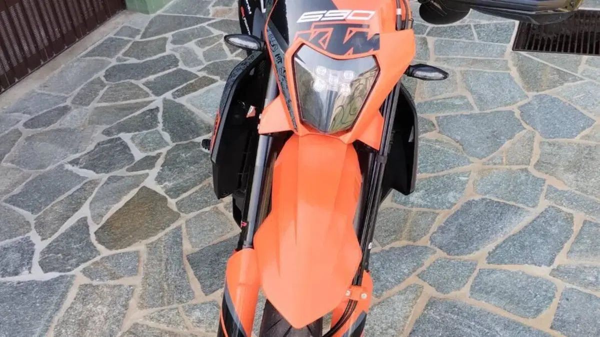 KTM 690 SMC R (2021 - 22)  (6)