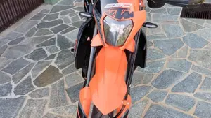 KTM 690 SMC R (2021 - 22)  (6)