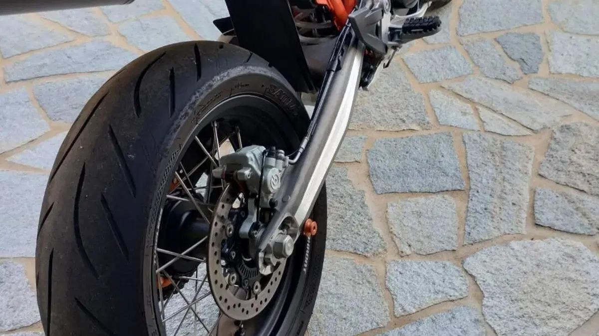 KTM 690 SMC R (2021 - 22)  (9)