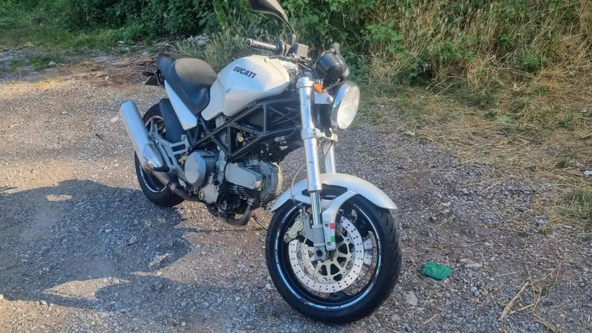 Ducati Monster 620 I.E (2002) 