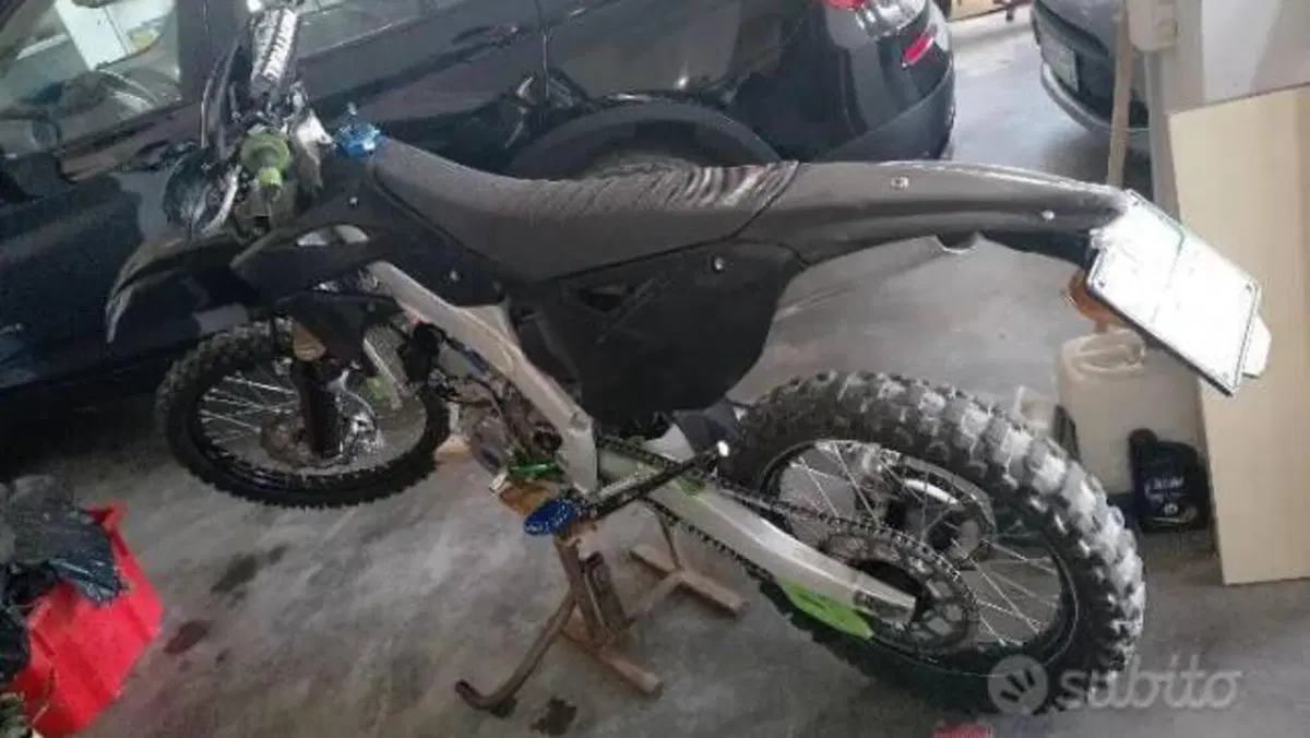 Kawasaki KX250F (2015) 