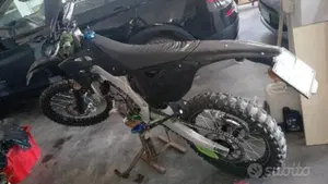 Kawasaki KX250F (2015) 