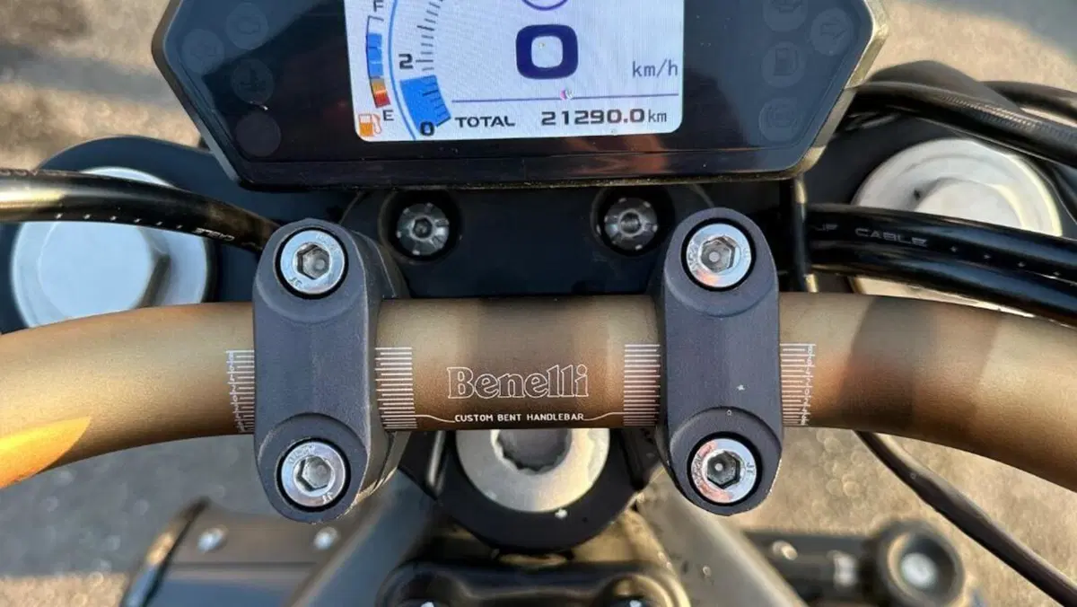 Benelli 502 C (2021 - 25)  (12)