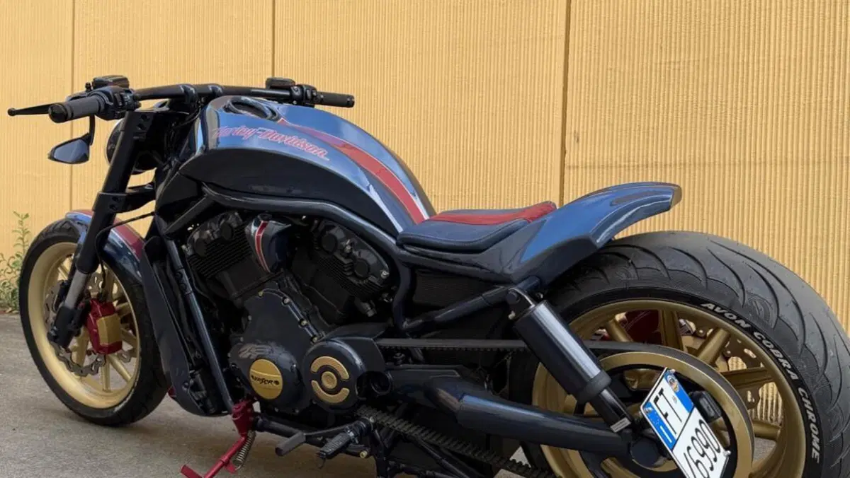 Harley-Davidson 1130 Street Rod (2006 - 07) - VRSCR  (4)