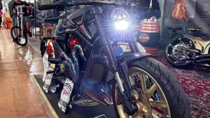 Harley-Davidson 1130 Street Rod (2006 - 07) - VRSCR  (2)