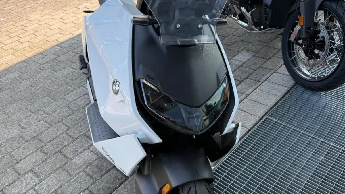 Bmw CE 04 (2021 - 25)  (2)
