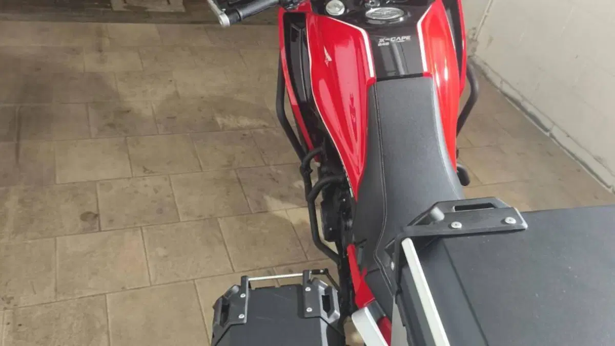 Moto Morini X-Cape 650 Gold Wheels Edition (2022 - 26)  (3)