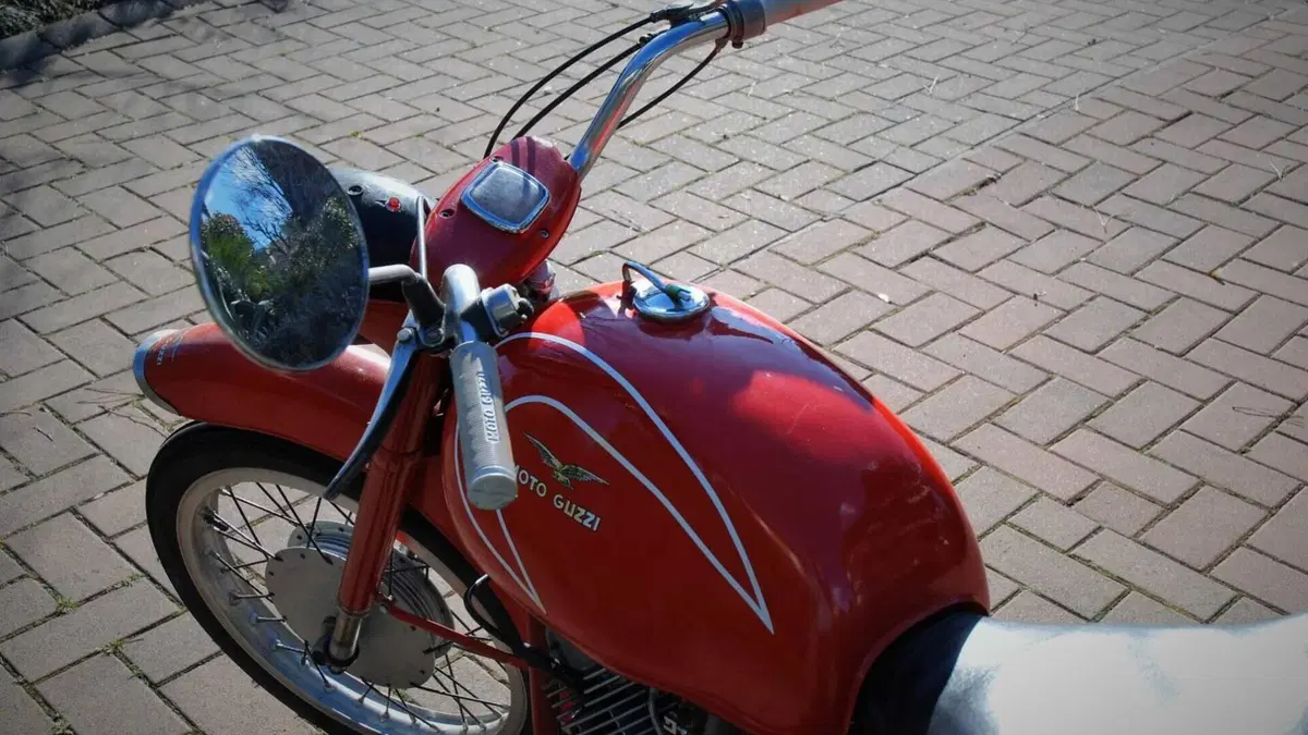 Moto Guzzi   (7)