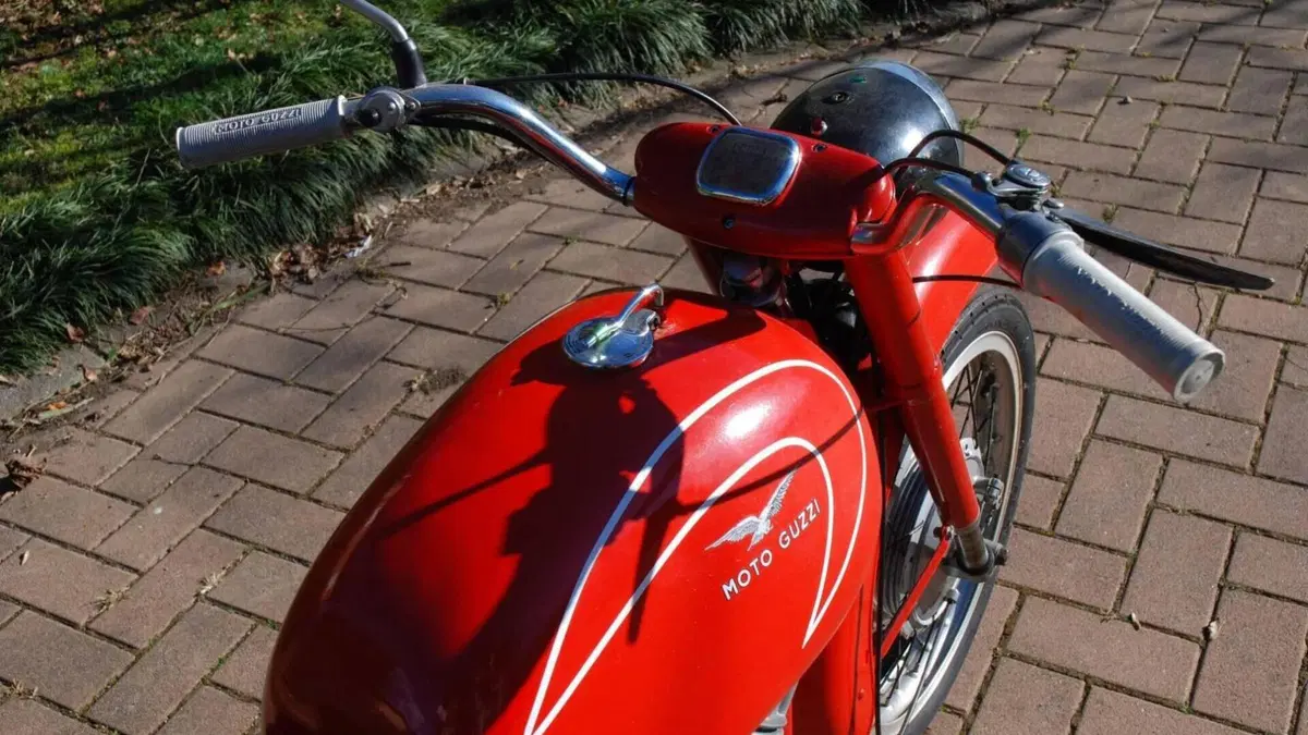 Moto Guzzi   (8)