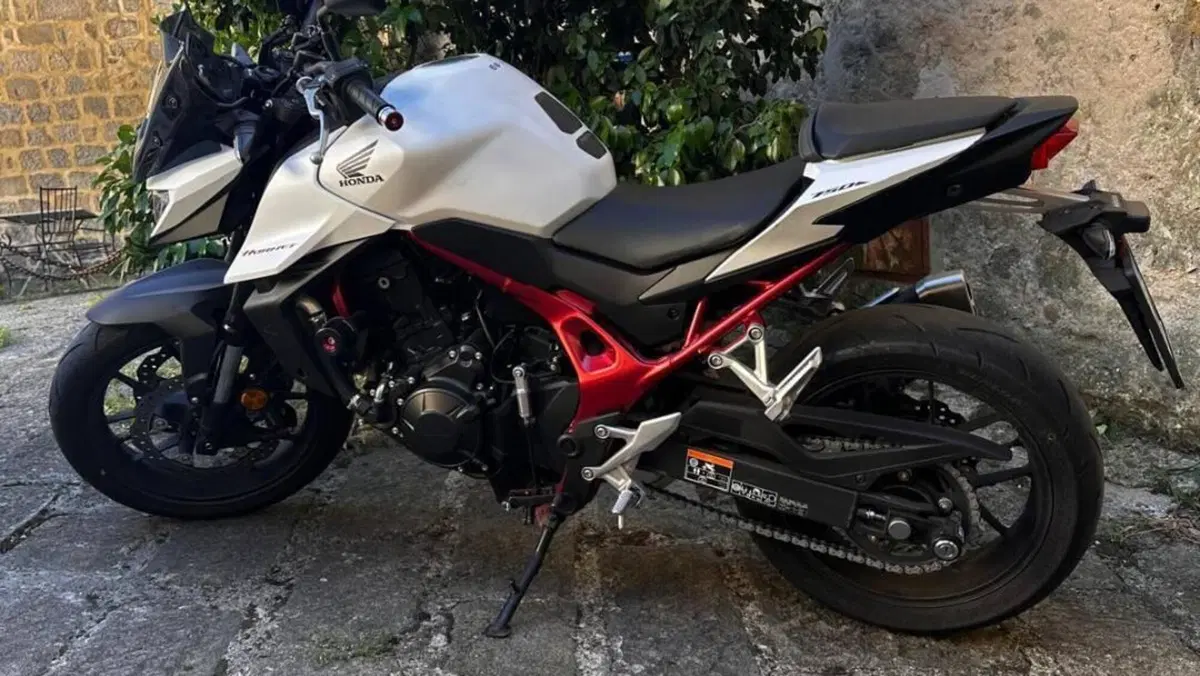 Honda CB 750 Hornet (2025) 