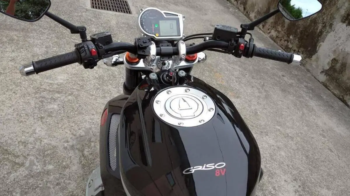 Moto Guzzi Griso 1200 8V (2007 - 12)  (5)