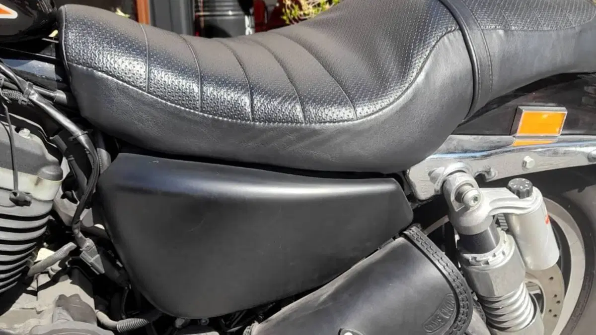 Harley-Davidson 883 R (2008 - 16) - XL 883R  (3)