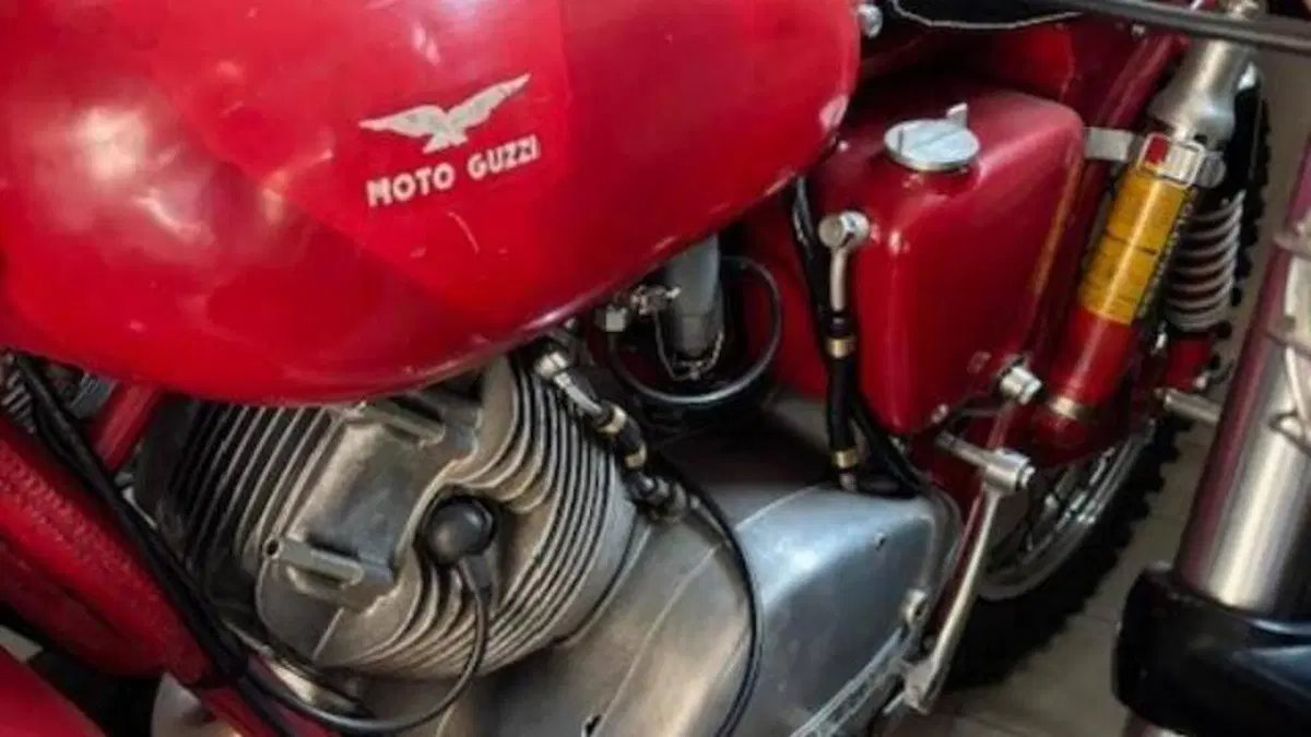 Moto Guzzi   (2)