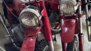Moto Guzzi   (8)